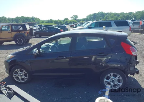 2015 Ford Fiesta Se z USA, uszkodzony, nr VIN 3FADP4EJ3FM111529